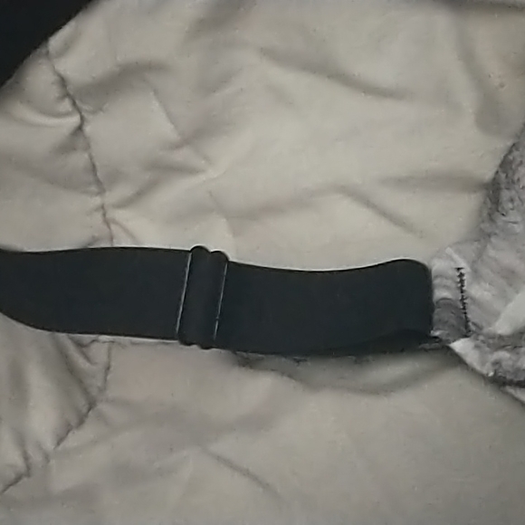 Nwt oldnavy sports bra - Picture 3 of 7